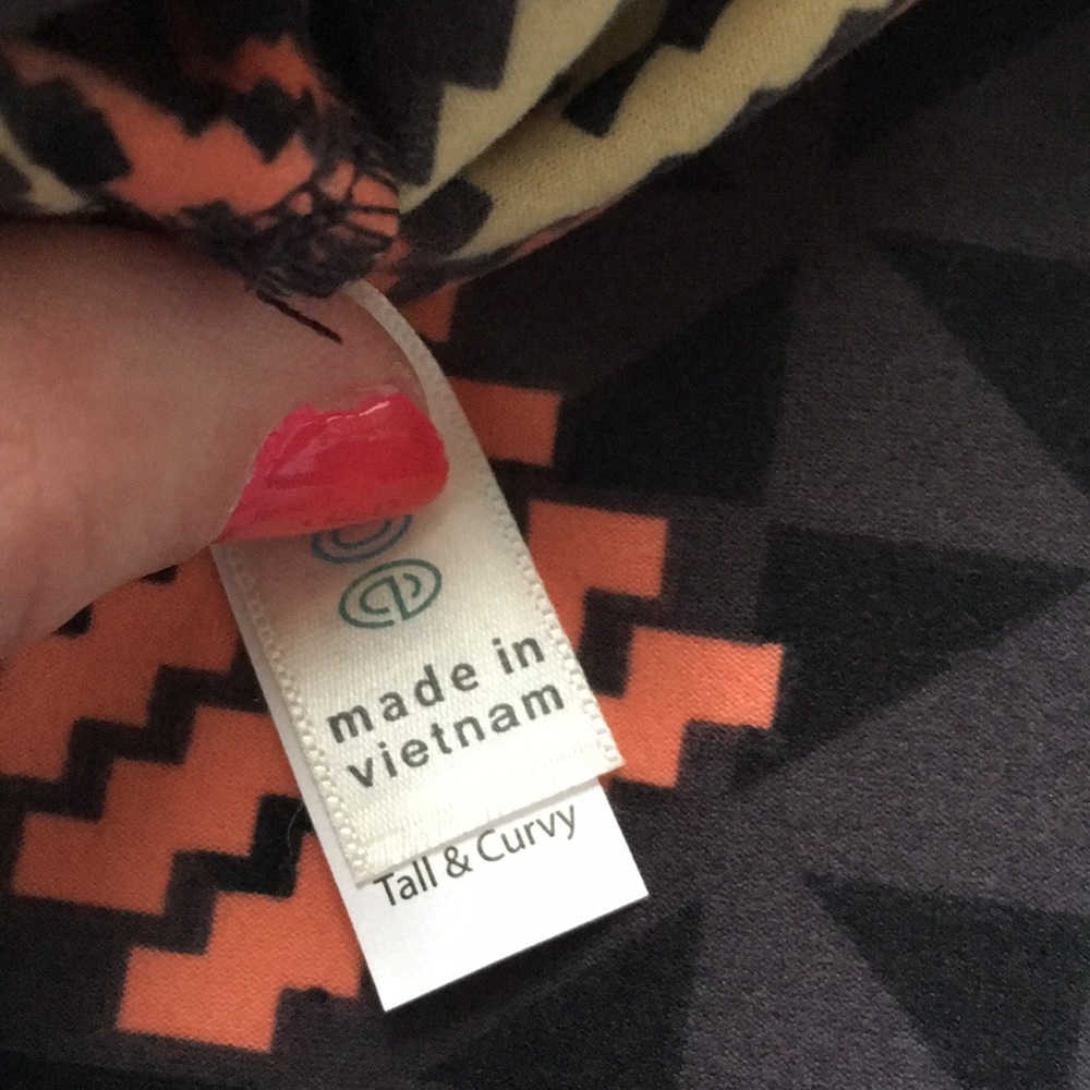 TC LuLaRoe Leggings - Picture 3 of 3